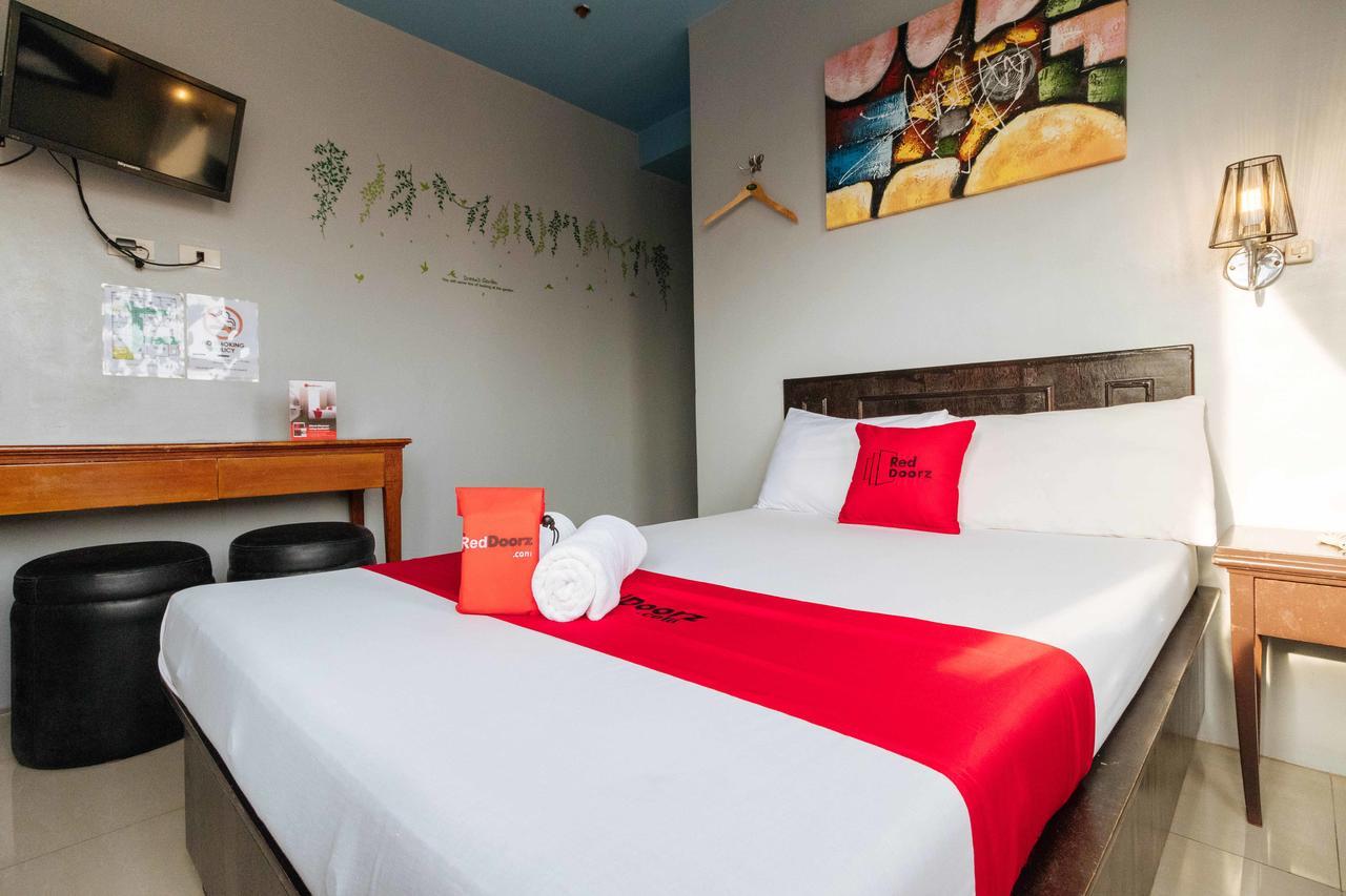 Reddoorz Plus @ Tayuman Manila Exterior foto